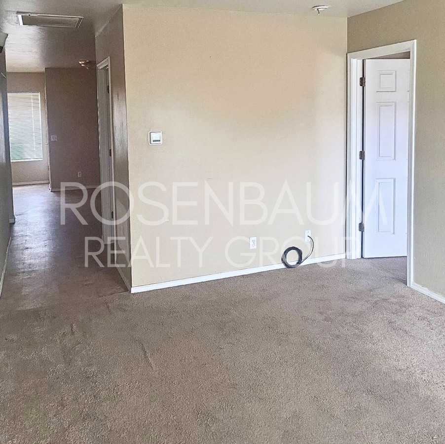 Welcome to this charming and cozy 2-bedroo... - Welcome to this charming and cozy 2-bedroo... House