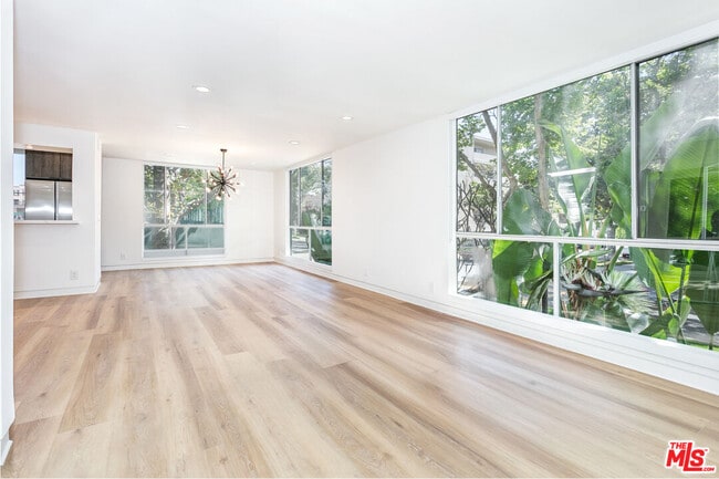 Photo - 301 Rexford Dr Unit 1