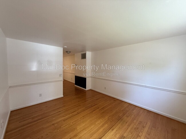 Photo - 431 Ridgemore St