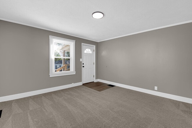 Photo - 9919 Clyde Ave