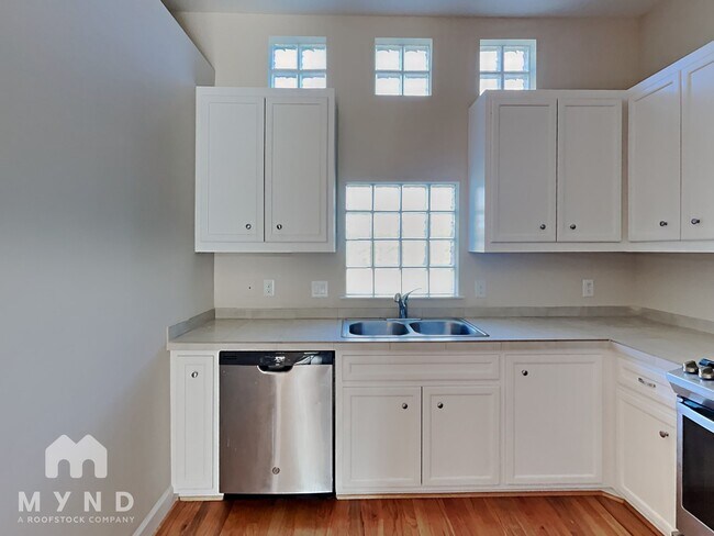 Photo - 8705 Bryam St