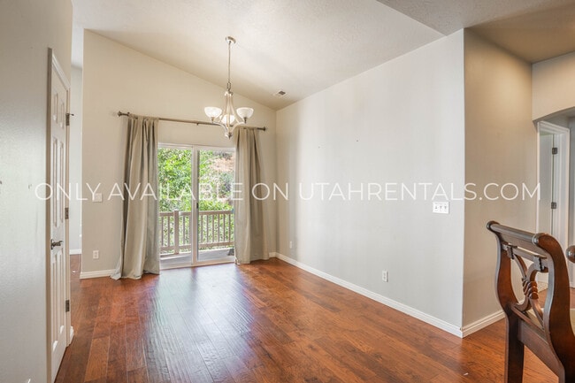 Photo - 1061 Canyon Meadow Dr Unit 2
