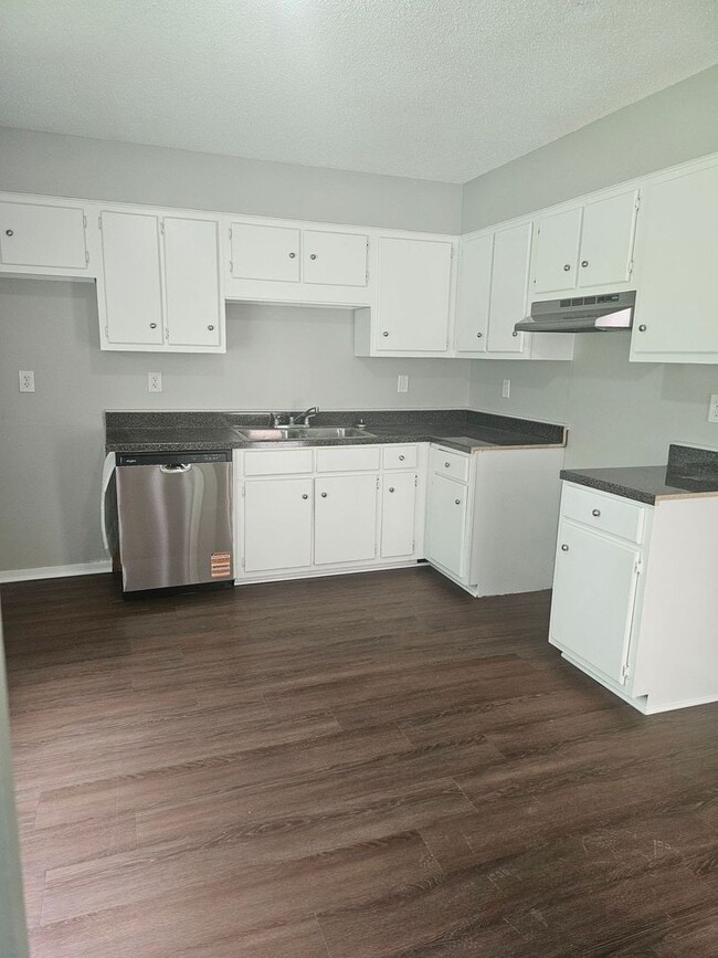 Photo - 6620 Forestgate Rd