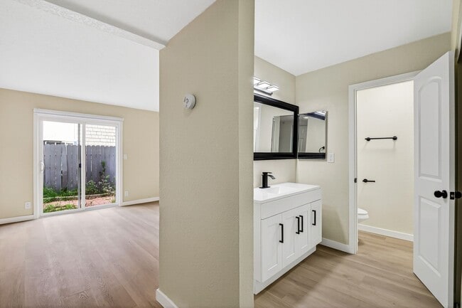 Photo - 1250 S Brookhurst St Unidad 01