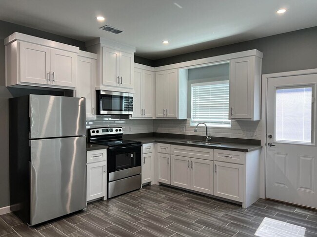 Photo - 3104 W Driftwood St