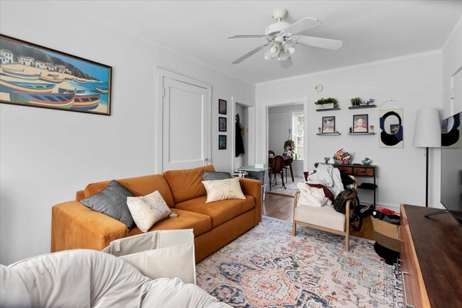 Photo - 654 W Oakdale Ave Unit 3n