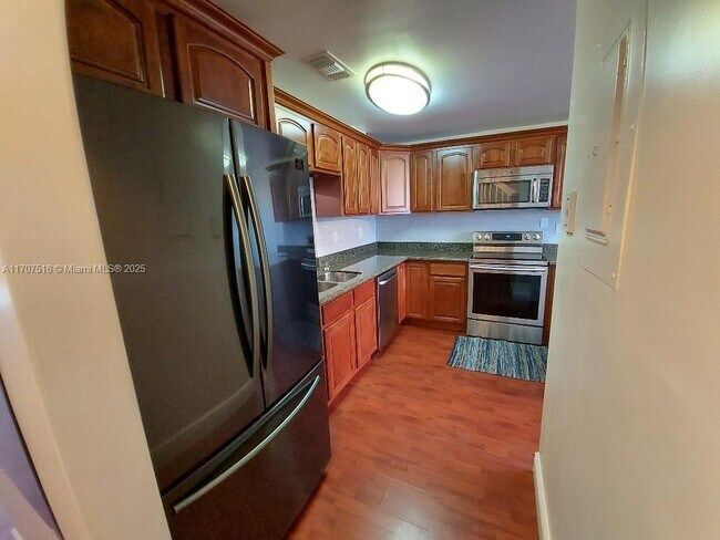 Photo - 20033 NE 2nd Pl