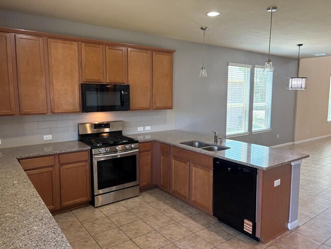 Photo - 8113 Rosano St