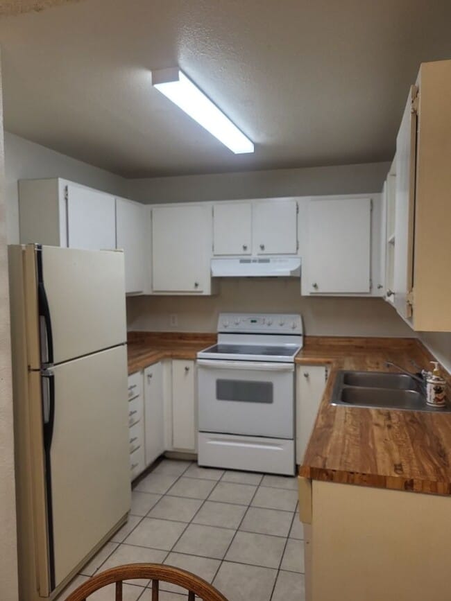 Photo - 2100 Highview Ct