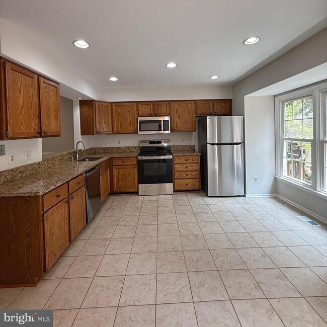 Photo - 8442 Springfield Oaks Dr