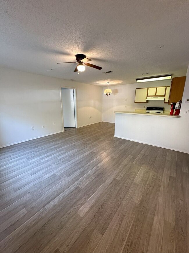 Photo - RENT BY APRIL 15TH and RECEIVE 2 WEEKS OFF...