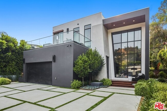 Photo - 1849 Coldwater Canyon Dr