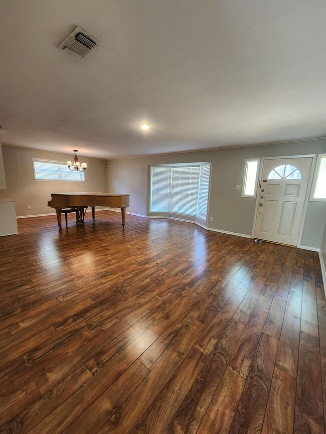 Photo - 3 Bedroom Home in Sought-After Subdivision