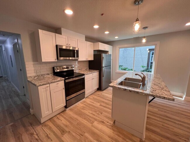 Photo - 910 N Oliver Ave Unit 1