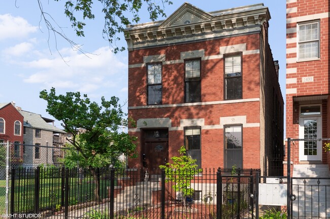 Building Photo - 1433 N California Ave Unit 2