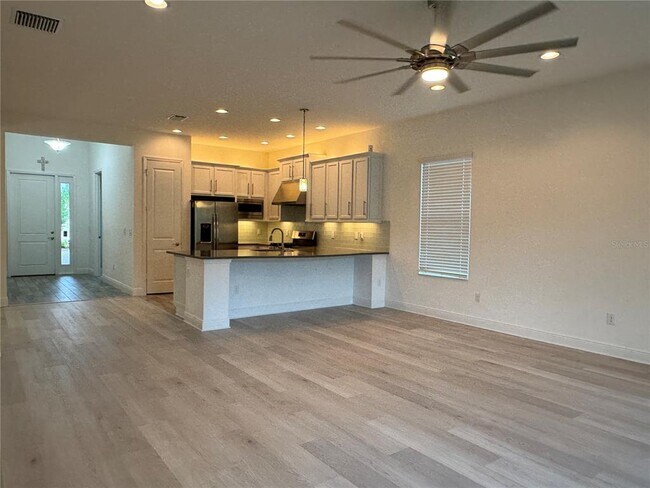 Photo - 30788 Lindentree Dr