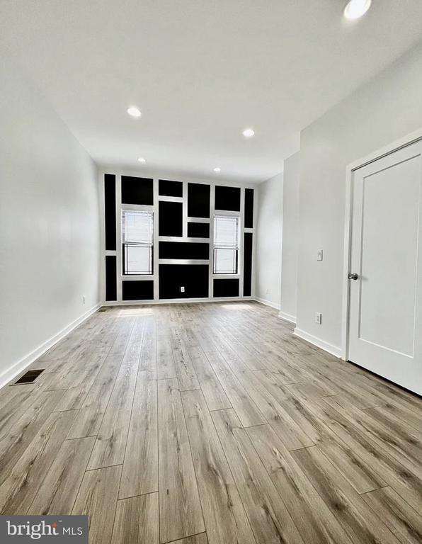 Photo - 2105 E Huntingdon St