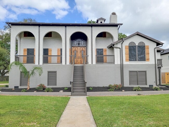 Photo - 18603 Point Lookout Dr