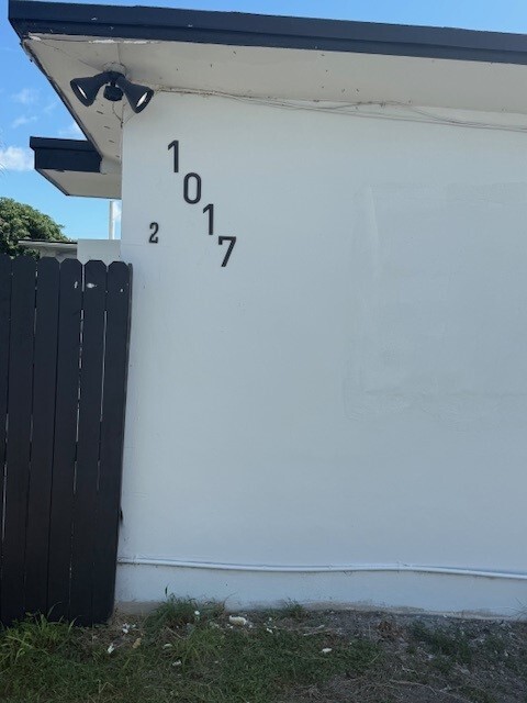 Photo - 1017 N E St Unidad 2