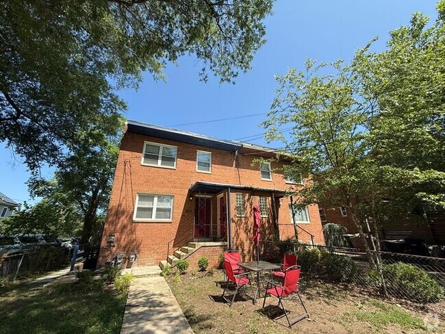 Building Photo - 866 Bellevue St SE Rental