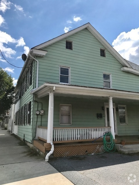 Building Photo - 70 W Main St Unit 70 W. MAIN STREET, APT. B