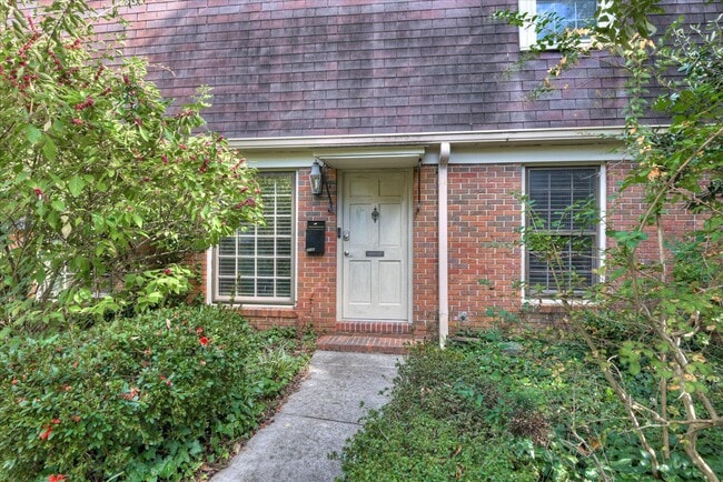 Building Photo - 314 Laurens St SW Unit B