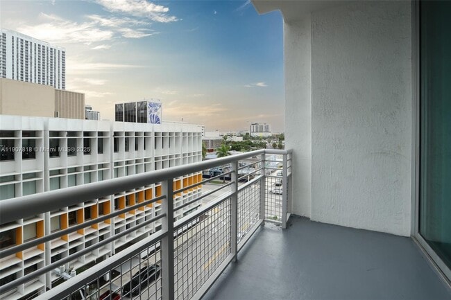 Photo - 2200 NE 4th Ave Unit 501