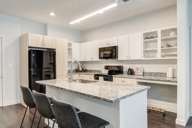 Building Photo - Avondale Hills