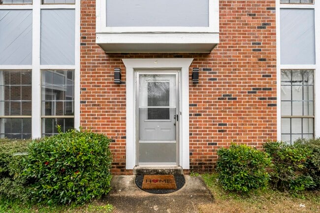 Building Photo - 319 11th St N Unit 4