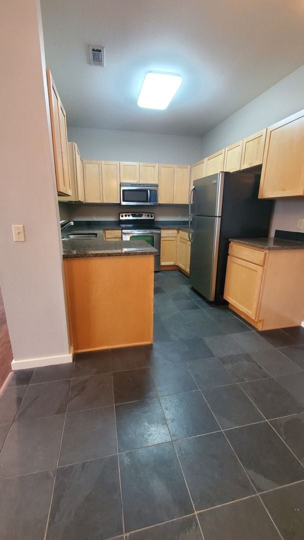 Photo - 40 E Maple St