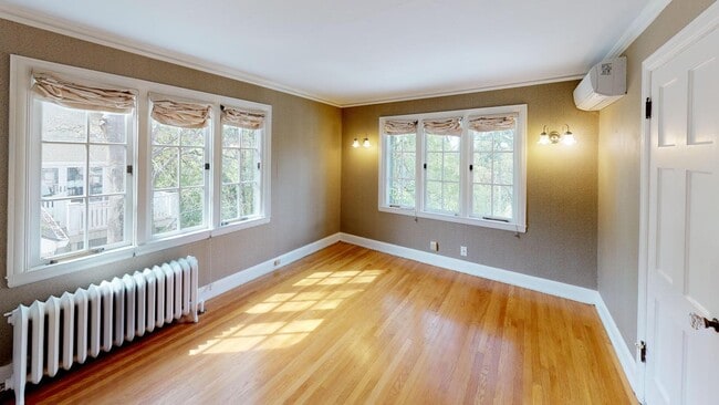 Photo - 2371 SW Montgomery Dr