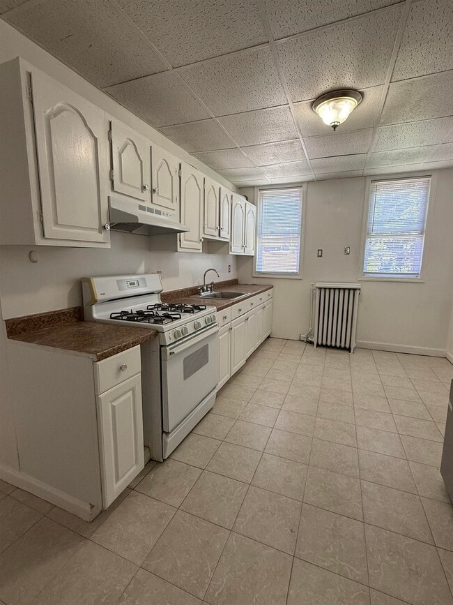 Photo - 406 67th St