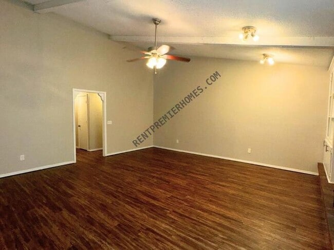 Photo - 3000 SW 129th St