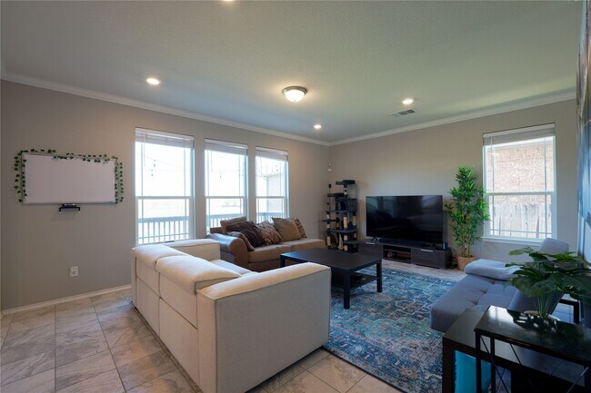 Photo - 404 Kaden Prince Dr