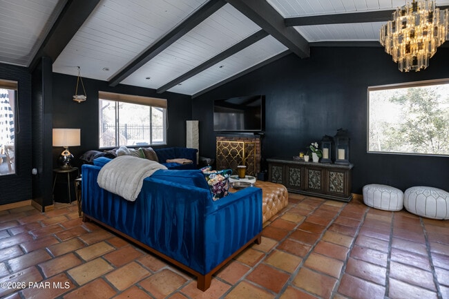 Photo - 372 Verde Ln