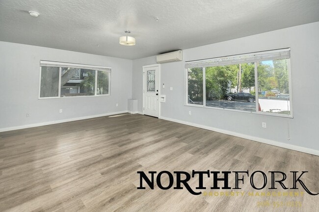 Photo - 1110 Manor Dr Unit 102/B