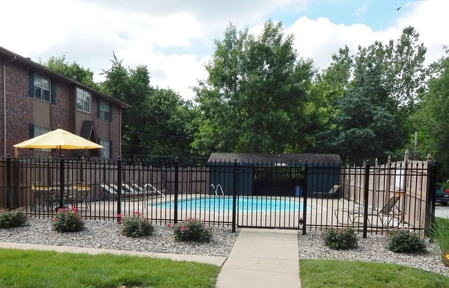 Pool - Village Gardens Apartments