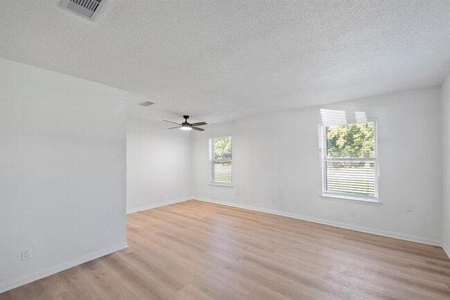 Photo - 700 Lyle W Ave Apartamento Unidad B
