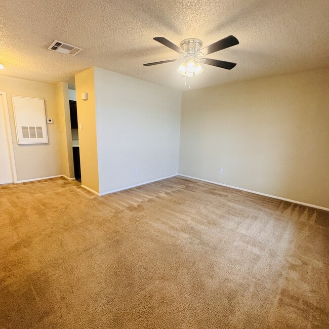 Photo - 6824 Camden Ln