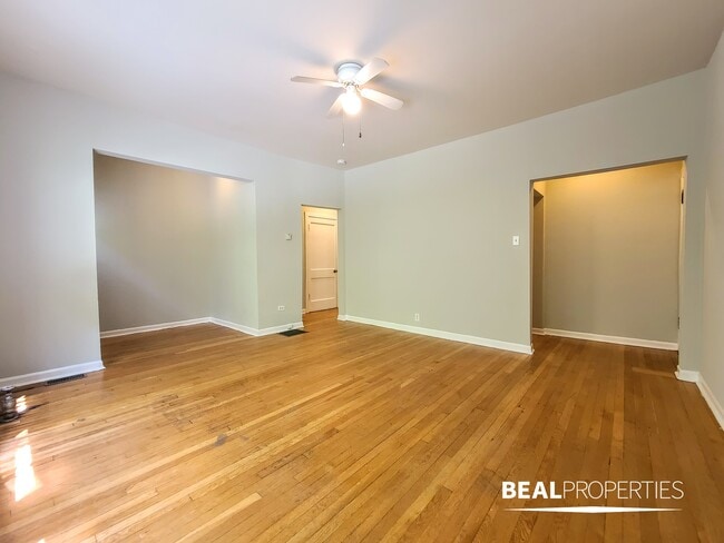 Photo - 721 W Barry Ave Condo Unit Studio
