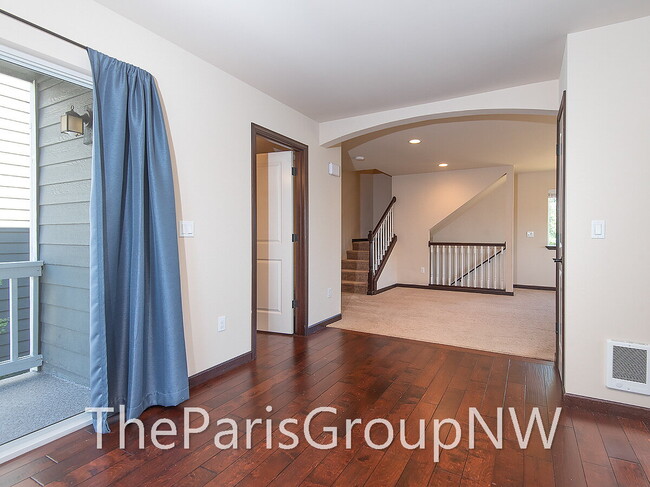 Photo - Spectacular Serene Lake 2012 TH – Great Location!