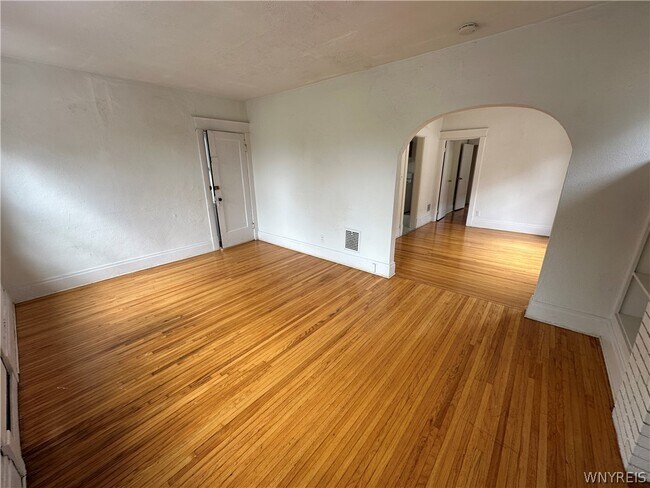 Photo - 394 Taunton Pl