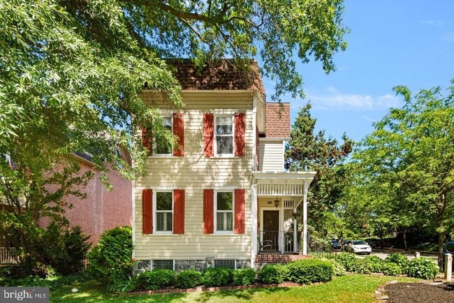 Photo - 1419 Hamilton St
