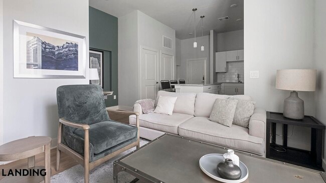 Photo - 1619 N Frazier St Unidad 104