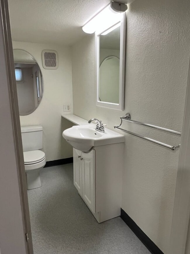 Photo - 841 Red Apple Rd Unidad 841 Red Apple Rd #B