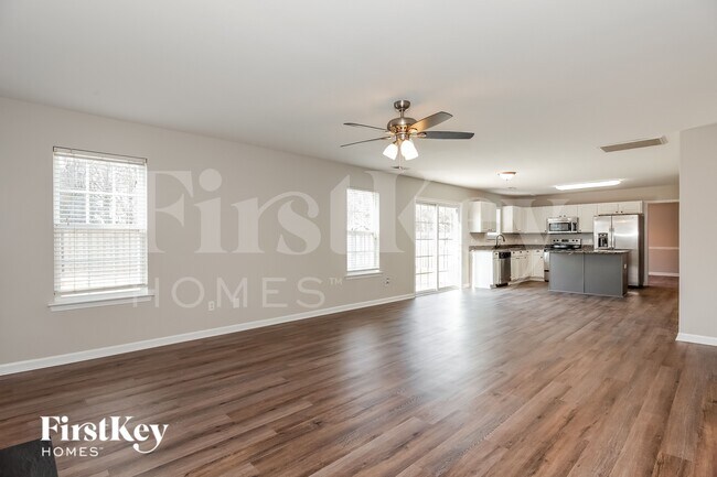 Photo - 130 Rusty Nail Dr