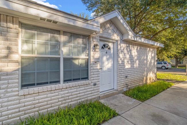 Photo - 4plex Edinburg Unit 4