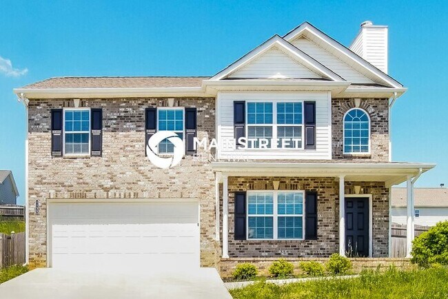 Building Photo - 4 Bedroom Pet-Friendly Home in POWELL, TN with Main Street Renewal