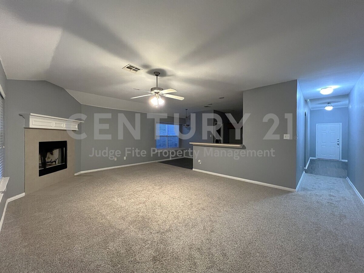 Photo - Well Maintained 4/2/2 Home Nestled on Corn...