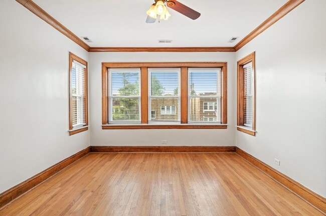 Photo - 4446 W Walton St Unidad 2